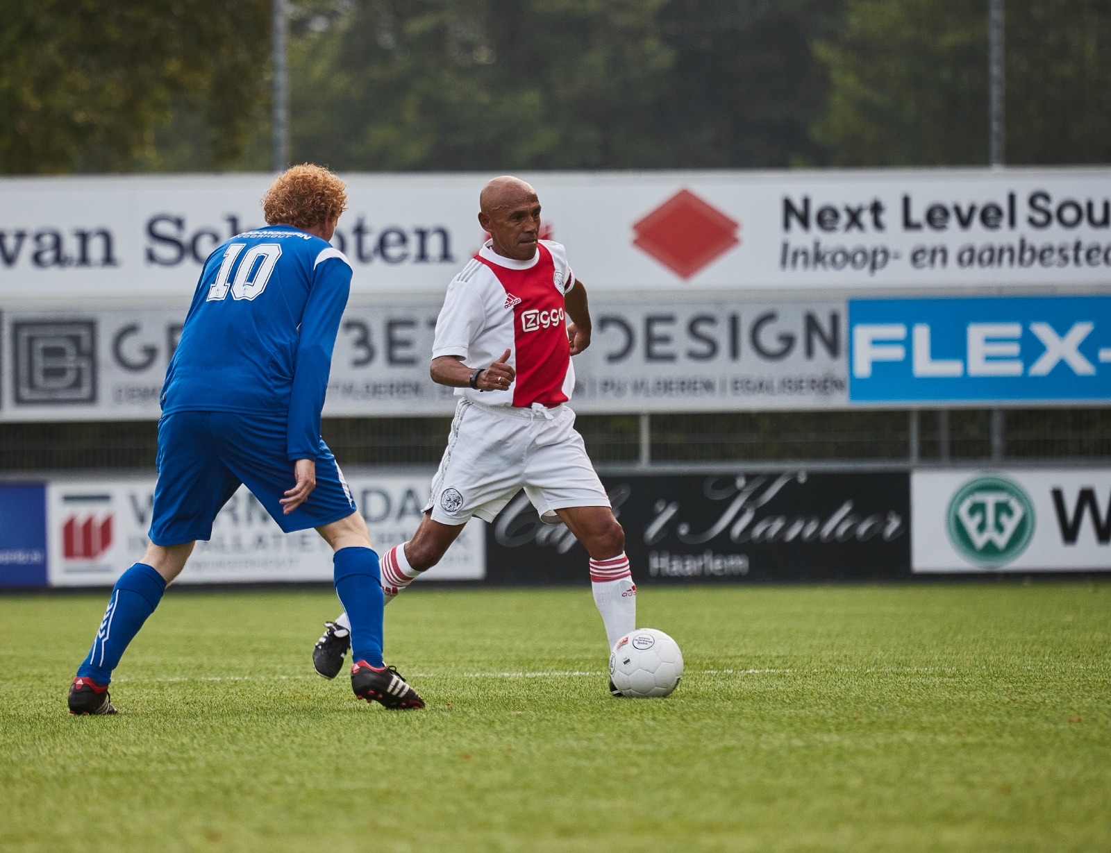 90 JAAR DAG 6: Sjakie Swart, een geverfde penaltystip en de late