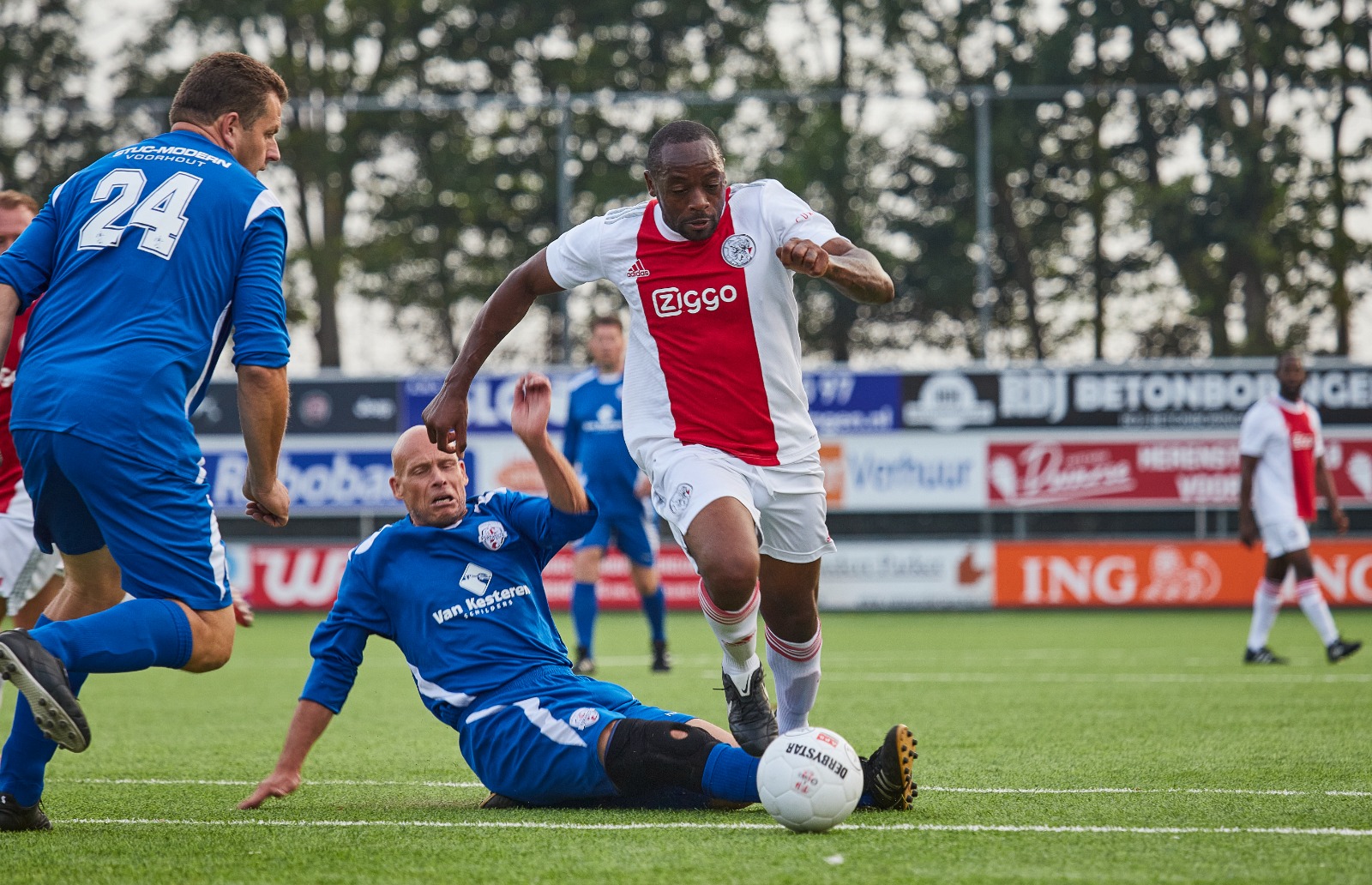 90 JAAR DAG 6: Sjakie Swart, een geverfde penaltystip en de late