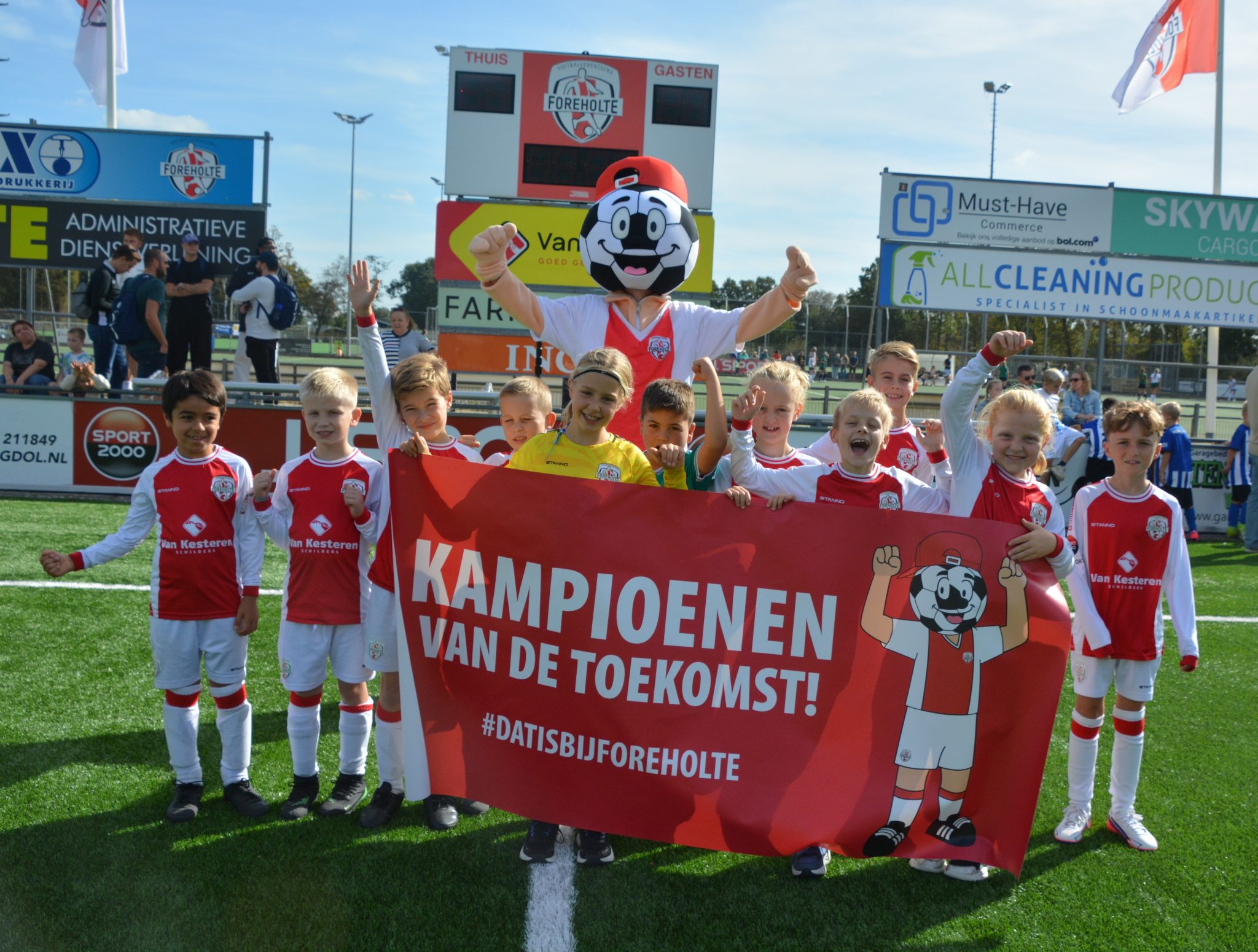 Kampioenen van de Toekomst schitteren tijdens prachtige Derbydag