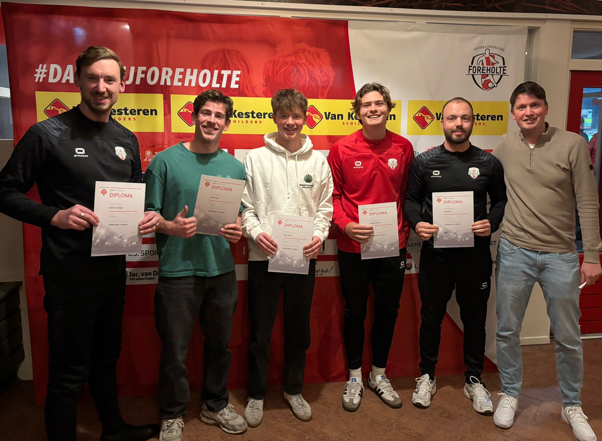 Zes Foreholte-trainers behalen KNVB Voetbal Coach 1 (junioren)